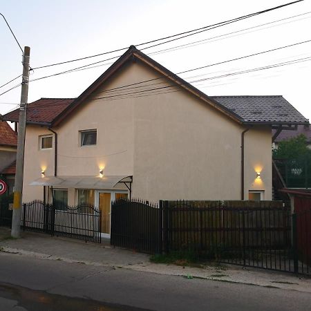 Tourist B&C Hotel Árgyasudvarhely Kültér fotó