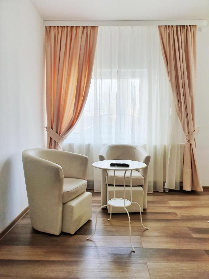 Tourist B&C Hotel Árgyasudvarhely Kültér fotó
